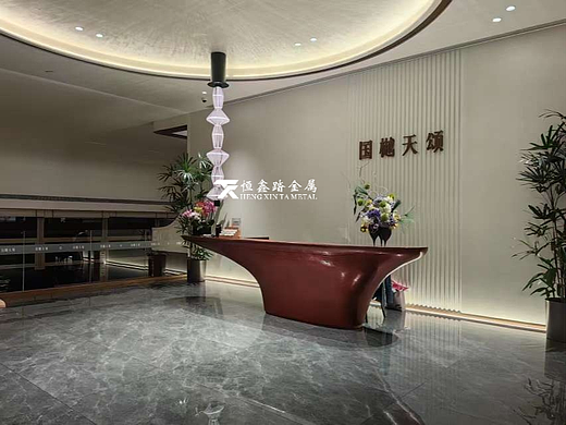 北京国樾天颂售楼部装饰不锈钢双曲面弧形前台厂家报价