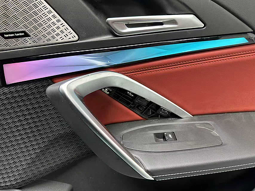 宝马X1水晶饰板