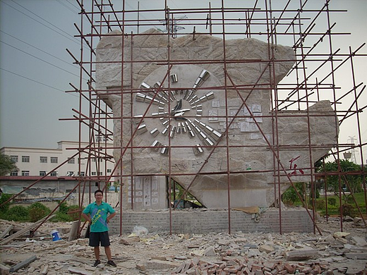 广东虎门的一个村口雕塑