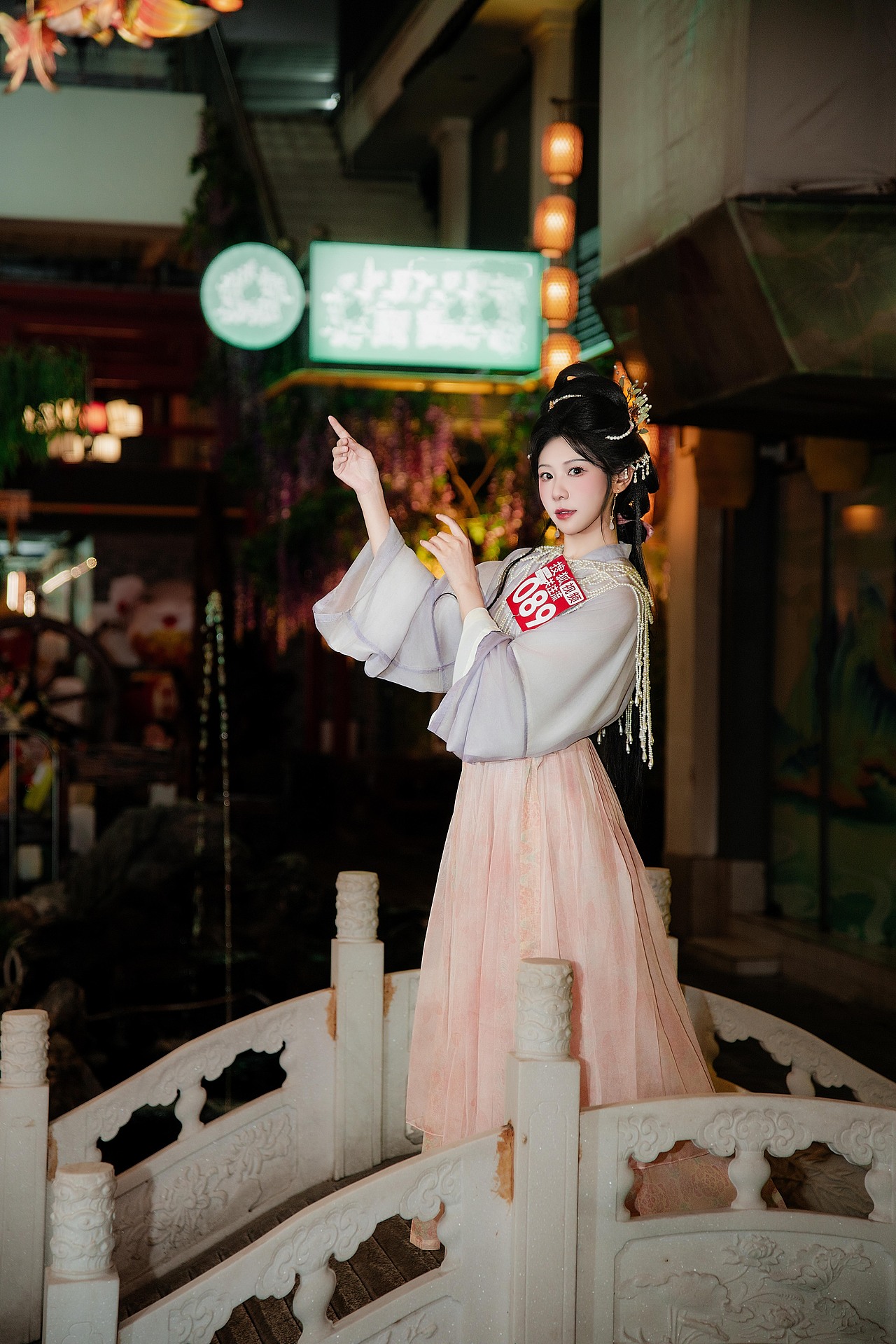 汉服美女，夜景人像。（图ZNDA0MjU1MDY4） - 时尚/艺术摄影 - 站酷设计师摄影师森明原创素材 - 站酷ZCOOL