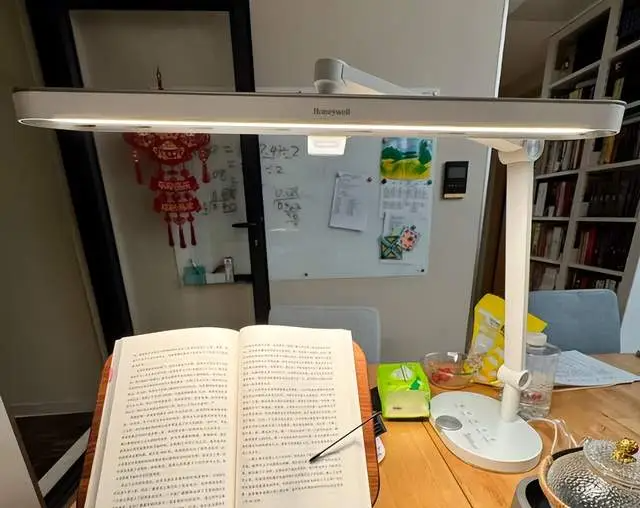 什么品牌的学生护眼灯好用最好？学生台灯品牌排行榜前十名出炉（图ZMTU0ODI1MDA=） - 评测 - 站酷设计师Z133309948原创素材 - 站酷ZCOOL