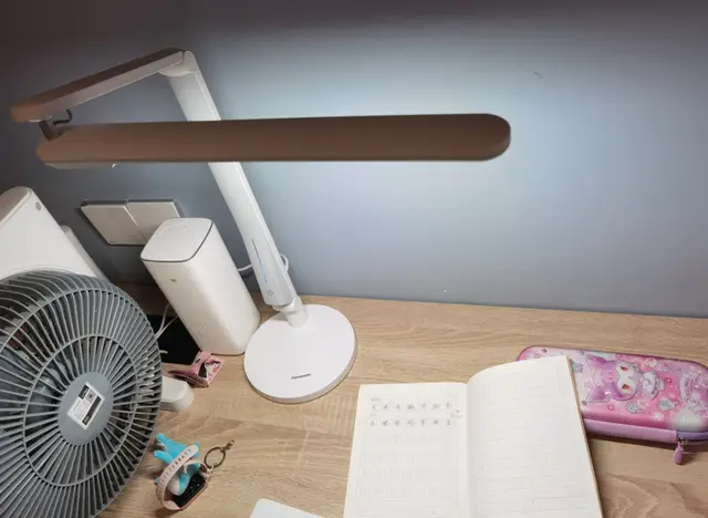 什么品牌的学生护眼灯好用最好？学生台灯品牌排行榜前十名出炉（图ZMTU0ODI1MjA=） - 评测 - 站酷设计师Z133309948原创素材 - 站酷ZCOOL