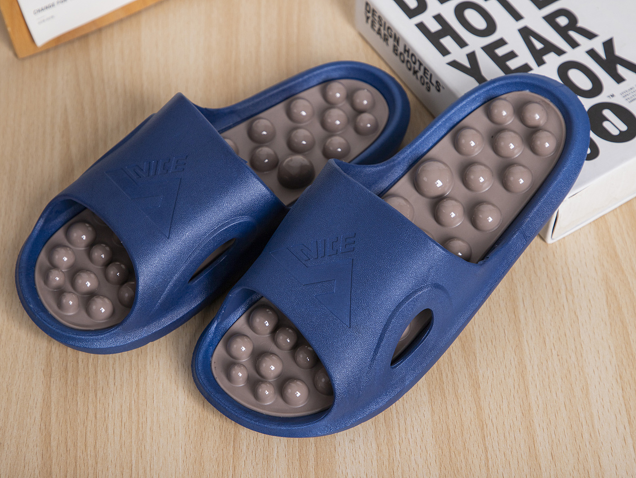 有间|沐初良品穴位按摩拖鞋（图ZNDA0MzUwNzY0） - 产品摄影 - 站酷设计师有间图片社原创素材 - 站酷ZCOOL