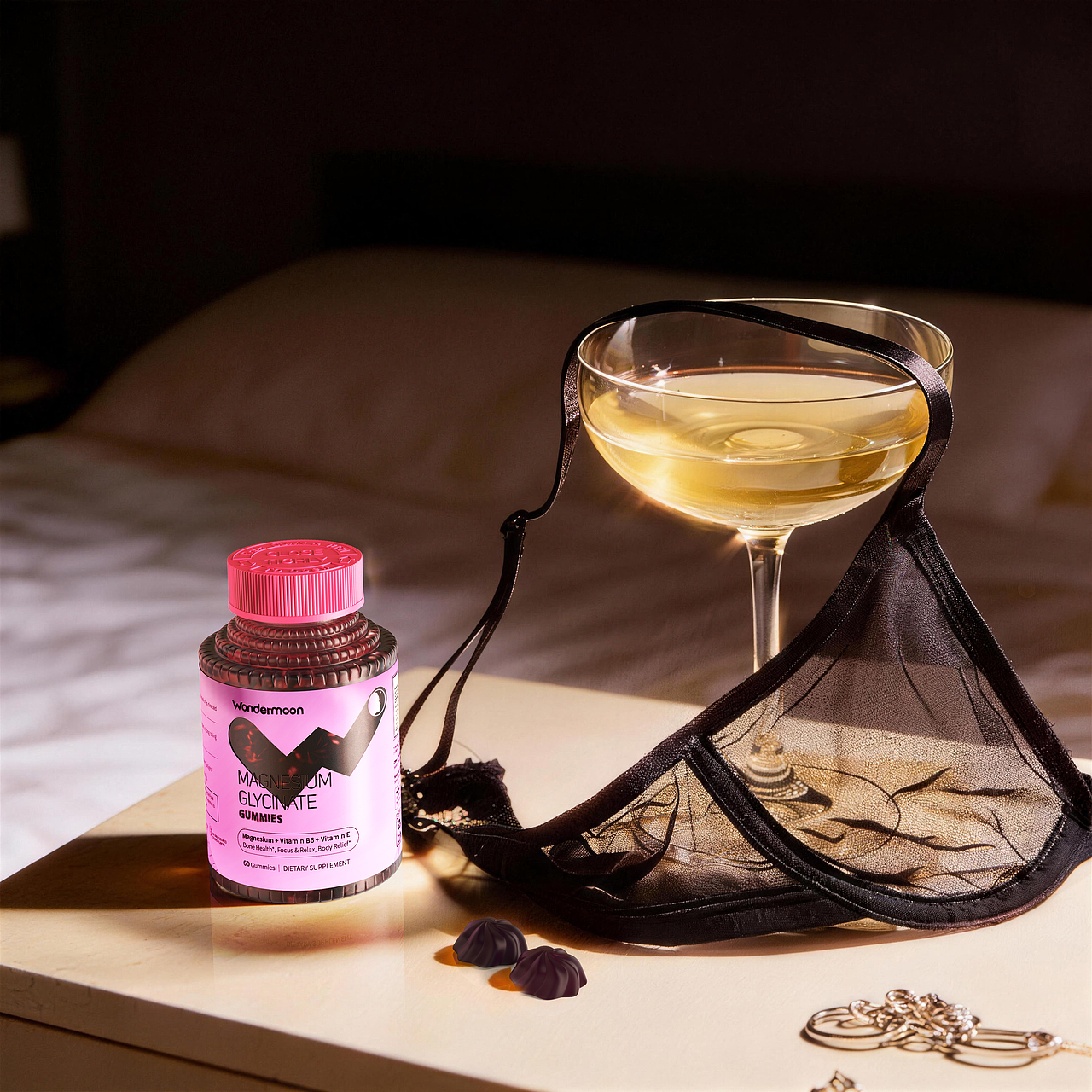 Wondermoon女性膳食软糖（图ZNDA0NDA1OTg0） - 品牌 - 站酷设计师huxiaopang00544原创素材 - 站酷ZCOOL