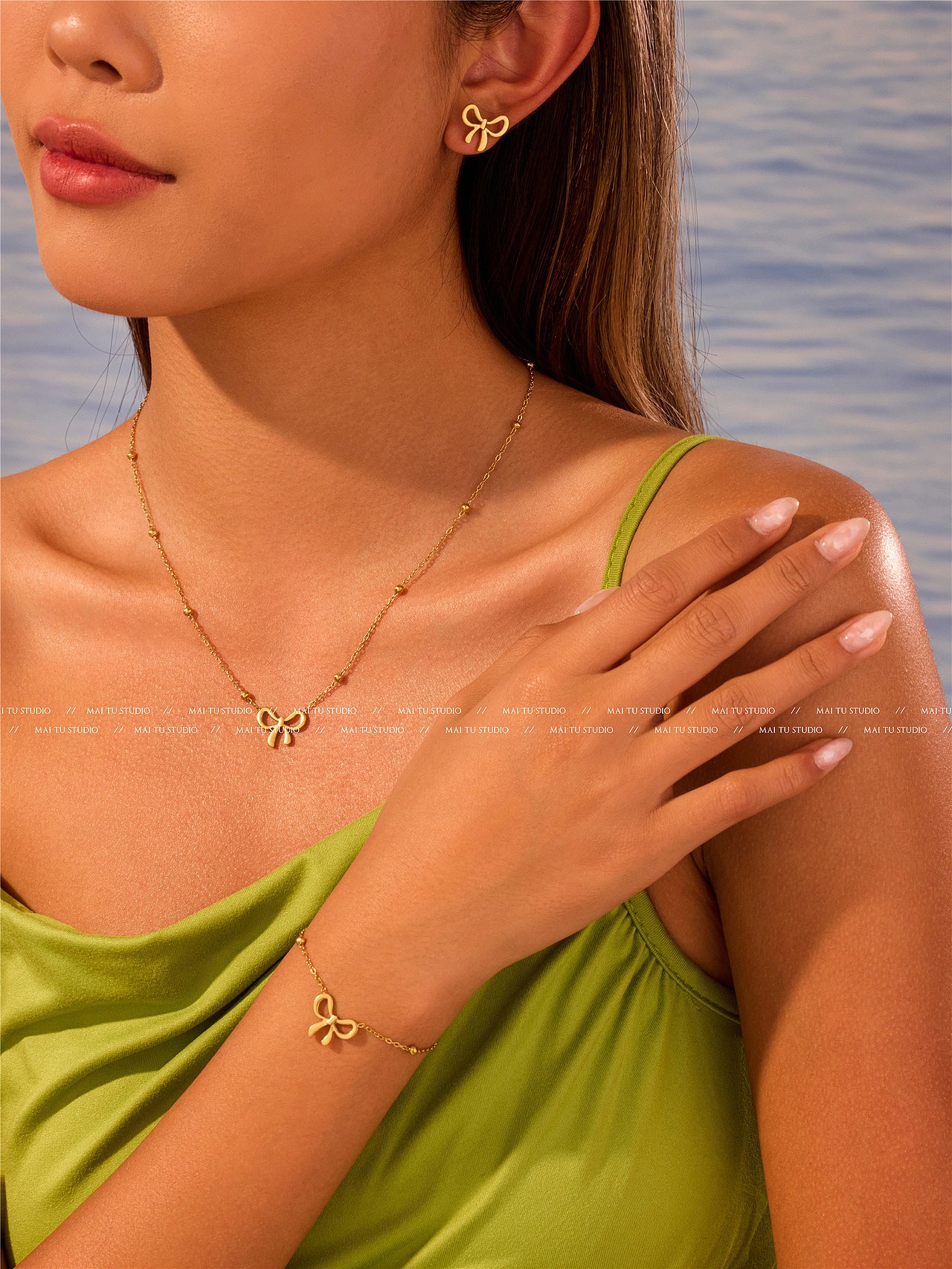 外贸饰品拍摄 亚马逊饰品模特拍摄 小麦色希音饰品拍照（图ZNDA0NDUxODQ4） - 产品摄影 - 站酷设计师义乌麦图摄影官网原创素材 - 站酷ZCOOL