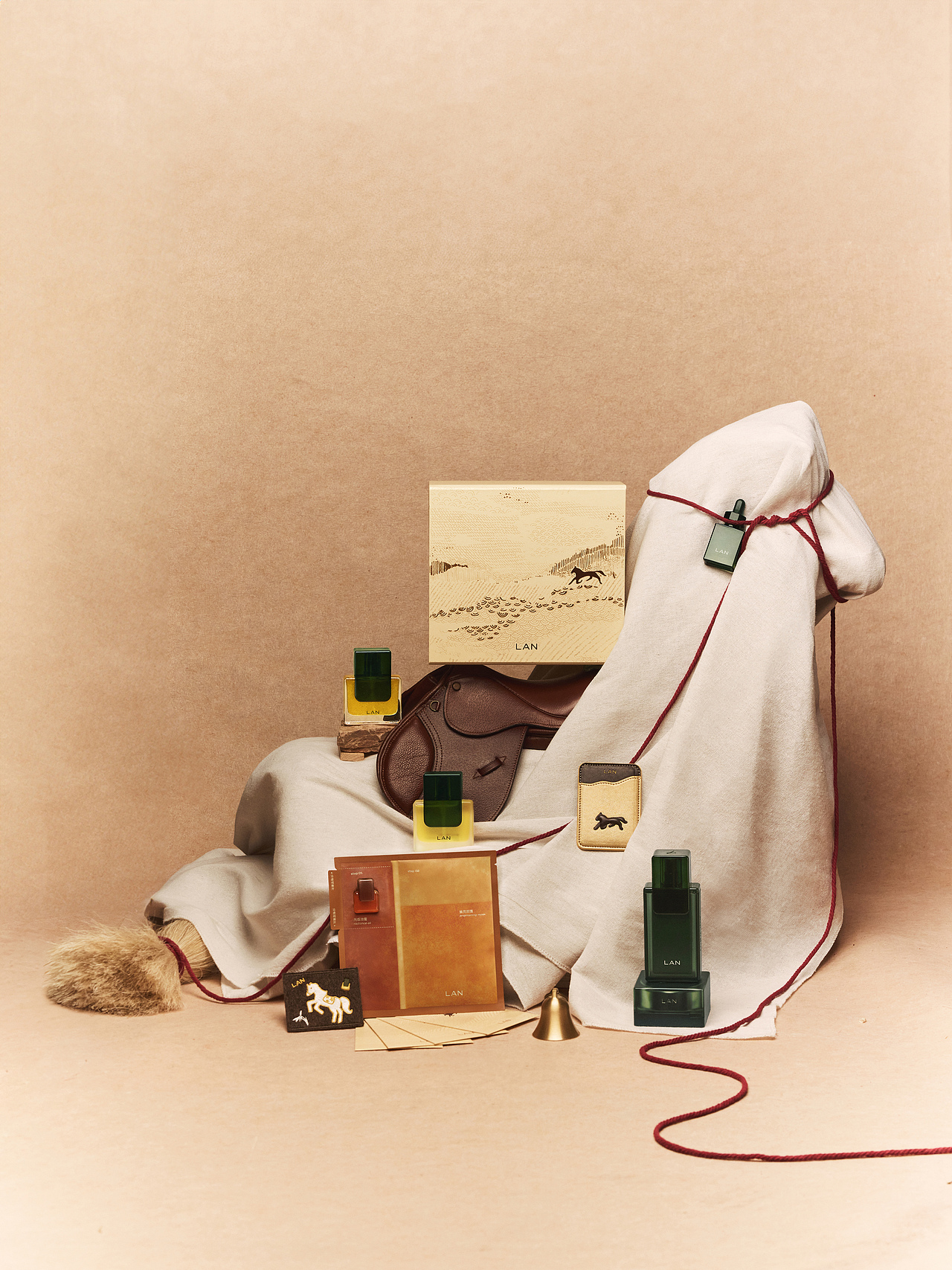 LAN 美妆静物修图（图ZNDA0NDU5NDEy） - 产品摄影 - 站酷设计师修图LINGXU原创素材 - 站酷ZCOOL