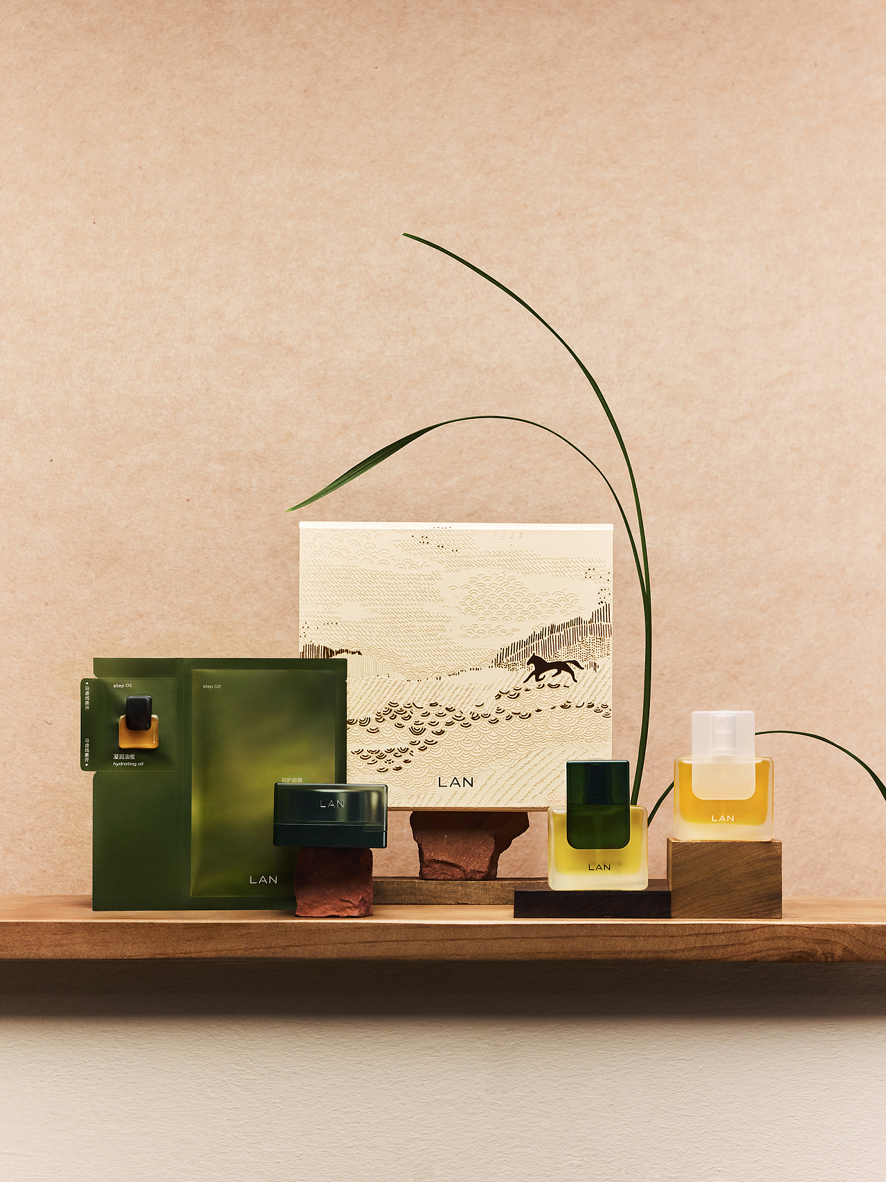 LAN 美妆静物修图（图ZNDA0NDU5NDA0） - 产品摄影 - 站酷设计师修图LINGXU原创素材 - 站酷ZCOOL