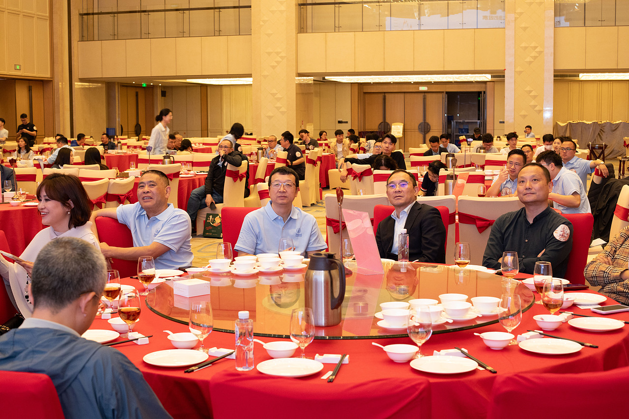 西南科技大学深圳校友会2026-1（图ZNDA0NDk5MjAw） - 人像摄影 - 站酷设计师小7的背包原创素材 - 站酷ZCOOL
