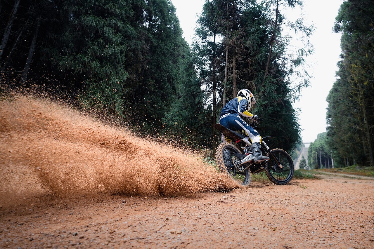 2025行迹越野电摩广告花絮（图ZNDA0NTUzOTc2） - 交通工具 - 站酷设计师wheelive原创素材 - 站酷ZCOOL