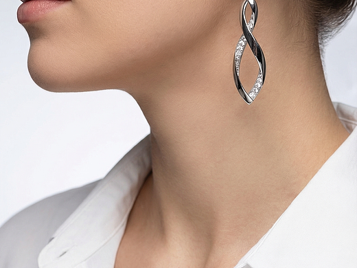 耳环模特女（个人主页-ZNzMzNTU5NTY=） - AI作品 - 站酷设计师Koizumi泉原创素材 - 站酷ZCOOL