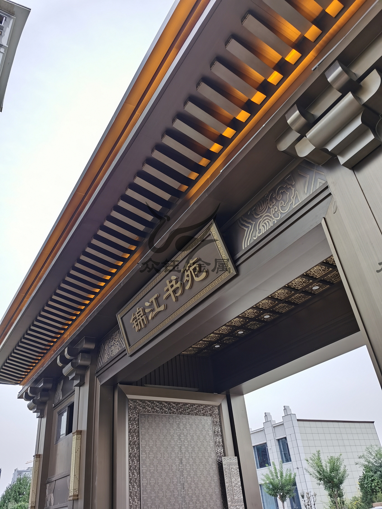 . 商业地产售楼部不锈钢大门 高端会所入户门楼定制（图ZNDA0NjY4Njgw） - 其他工业/产品 - 站酷设计师艺术金属原创素材 - 站酷ZCOOL