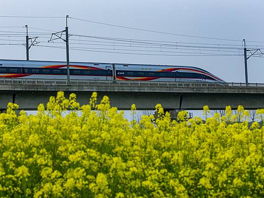 开往春天的列车