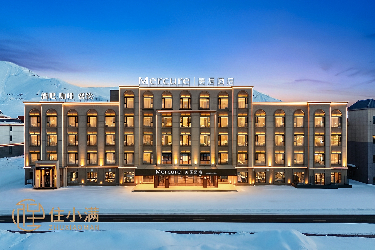 酒店拍摄找哪家？当然是云南住小满｜可可托海美居（图ZNDA0NzM3MjAw） - 环境/建筑摄影 - 站酷设计师住小满酒店摄影原创素材 - 站酷ZCOOL
