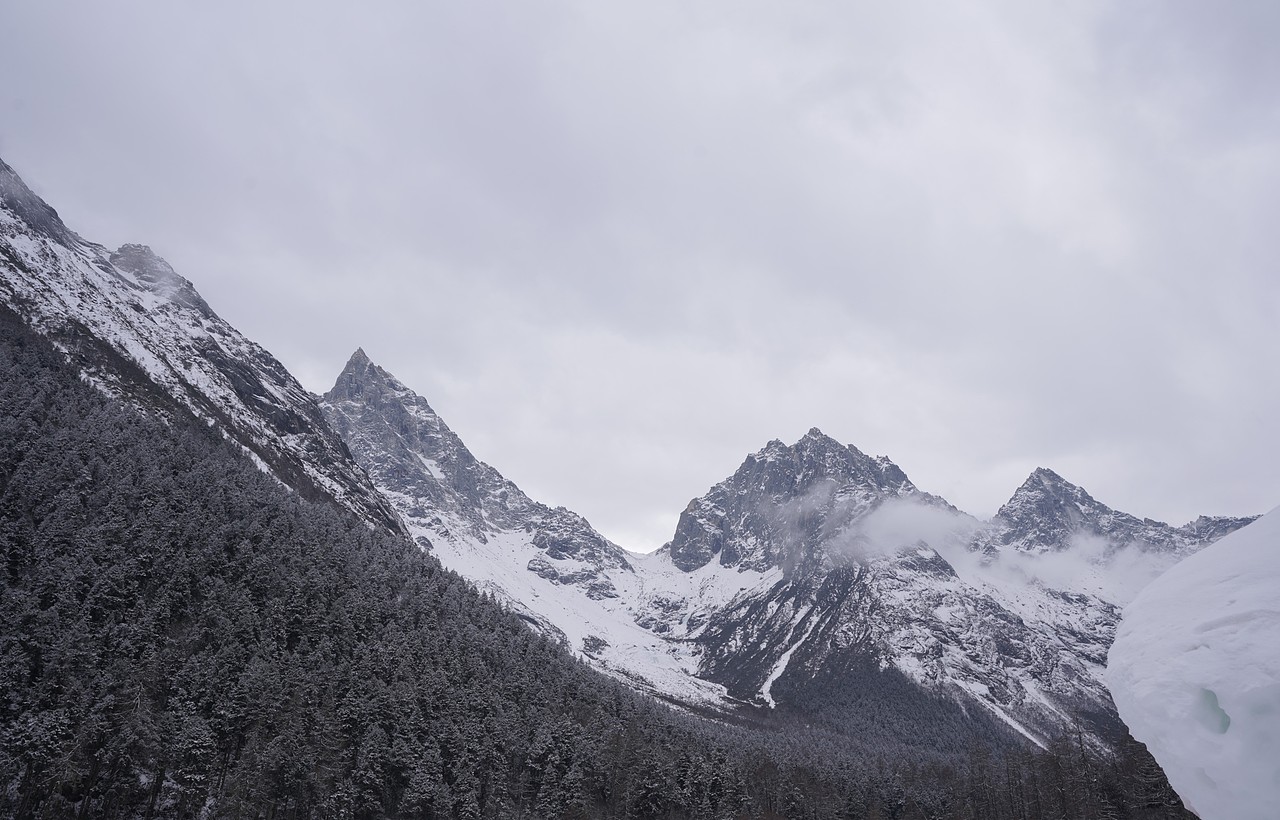 雪山（图ZNDA0NzY1NDgw） - 风光摄影 - 站酷设计师周一自走白給我原创素材 - 站酷ZCOOL