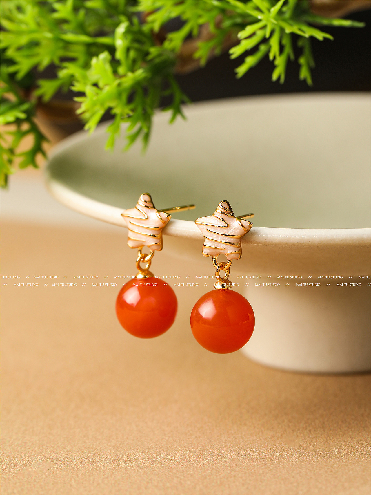 义乌饰品拍摄 古风饰品静物拍照 新中式国风耳环拍摄（图ZNDA0NzY4OTA4） - 产品摄影 - 站酷设计师义乌麦图摄影官网原创素材 - 站酷ZCOOL