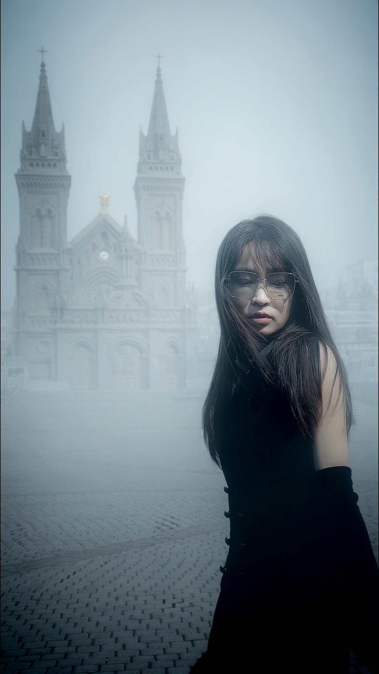 教堂前随手一拍，像电影女主角（图ZNDA0NzcxMTI0） - 人像摄影 - 站酷设计师美女摄影师snow原创素材 - 站酷ZCOOL