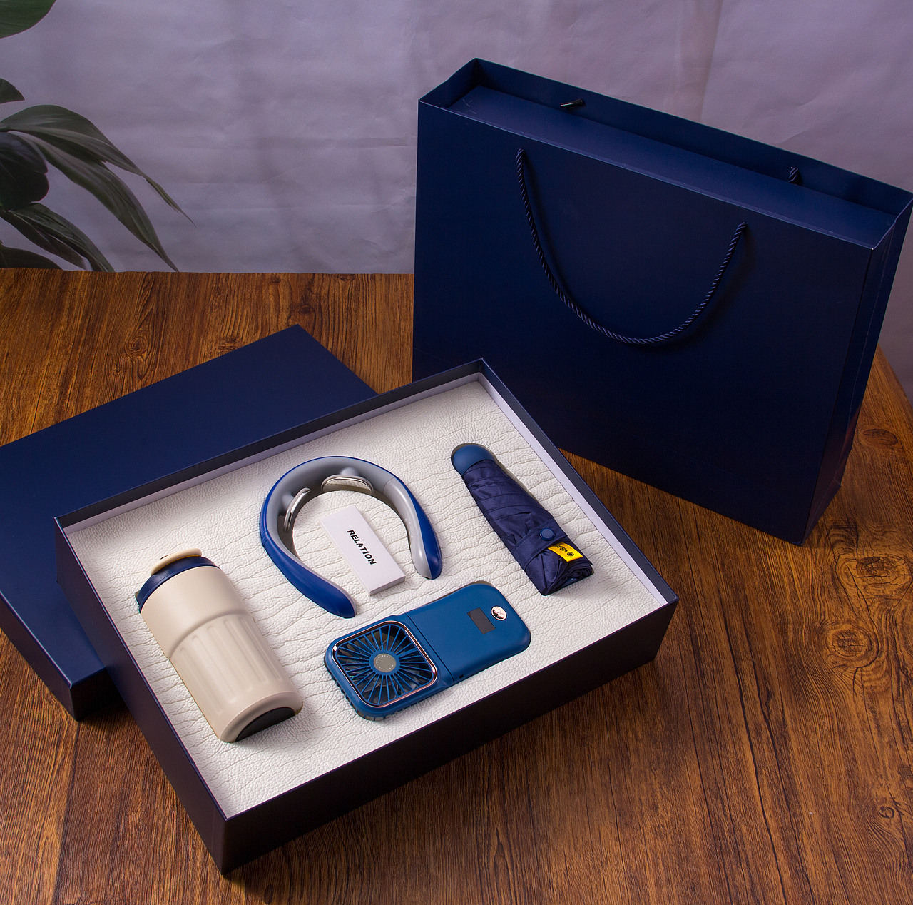 定制礼品实拍产品特点可折叠手机支架风扇（图ZNDA0Nzg5ODQw） - 产品摄影 - 站酷设计师超级隆原创素材 - 站酷ZCOOL