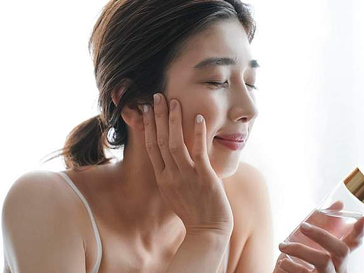 2026 玻尿酸补水面膜怎么选？4 款热门爆款深度实测，全肤质闭眼入零踩雷