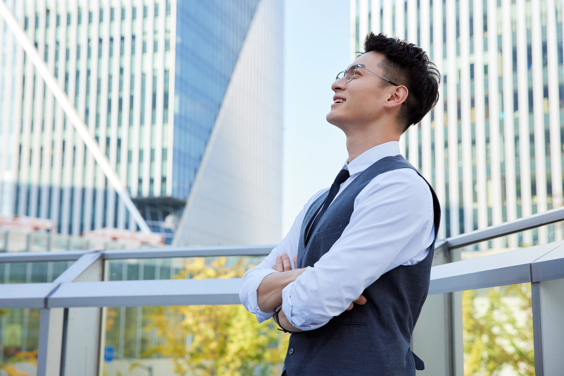 2026年了，还在用“大宝”？你的脸，值得一瓶真正的精华水（图ZMTU1MDg4MDQ=） - 资讯 - 站酷设计师来这个世界看看原创素材 - 站酷ZCOOL