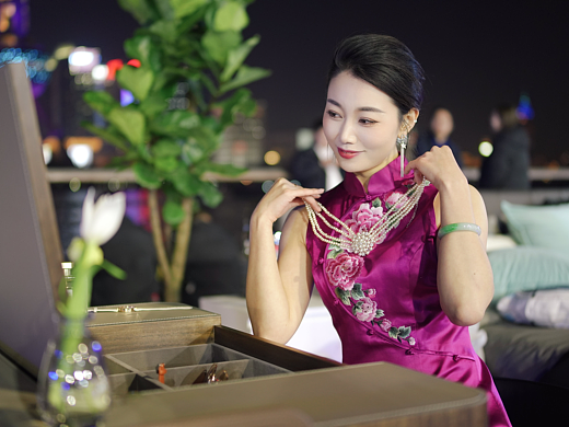 外滩夜色·人像