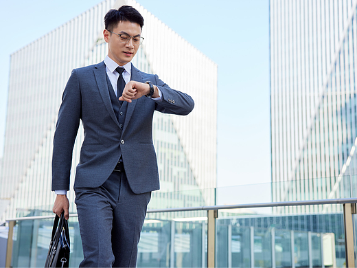 智能相伴，未来已来：览邦Watch Ultra独立插卡通话、AI操控对话！