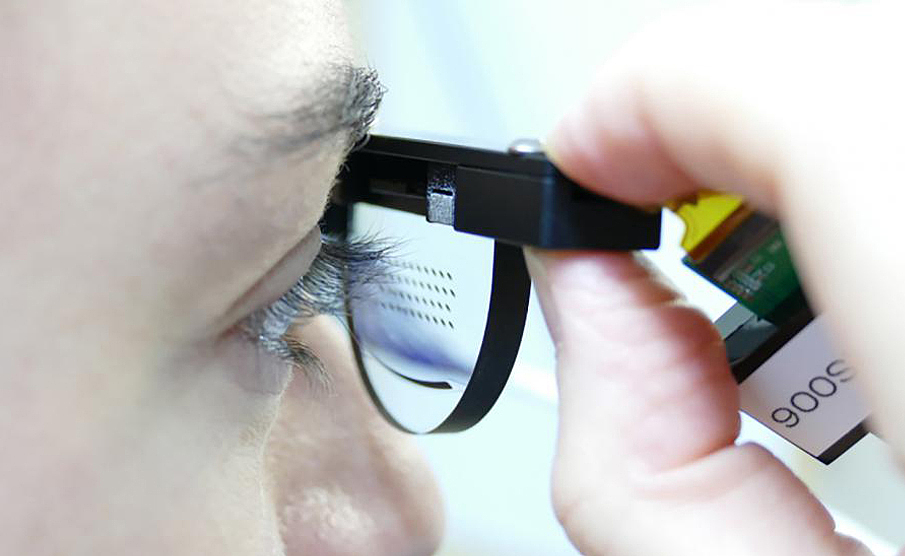 5G聯(lián)網(wǎng)頭盔，借助AR+HUD技術(shù)，給聽障球員裝上第三只眼（圖ZNDA1MDEwMDc2） - 生活用品 - 站酷設(shè)計師英國IDC產(chǎn)品設(shè)計原創(chuàng)素材 - 站酷ZCOOL