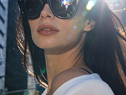 用AI制作電商服飾豎屏信息流廣告