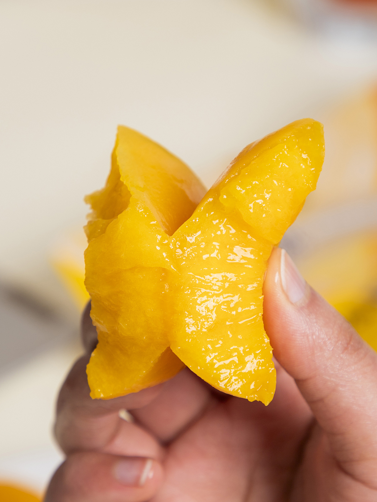 有间|认养森林维C爆汁黄桃（图ZNDA1MDE3NTIw） - 产品摄影 - 站酷设计师有间图片社原创素材 - 站酷ZCOOL