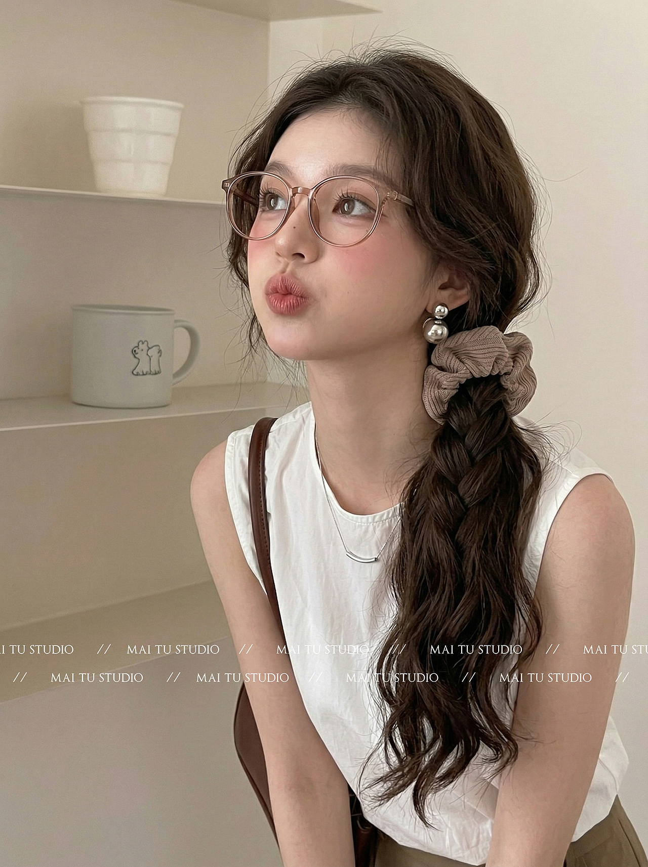 AI生图丨佩戴图丨发圈丨发饰AI丨模特图丨麦图摄影（图ZNDA1MDU3ODA4） - 人像摄影 - 站酷设计师麦图商业摄影原创素材 - 站酷ZCOOL