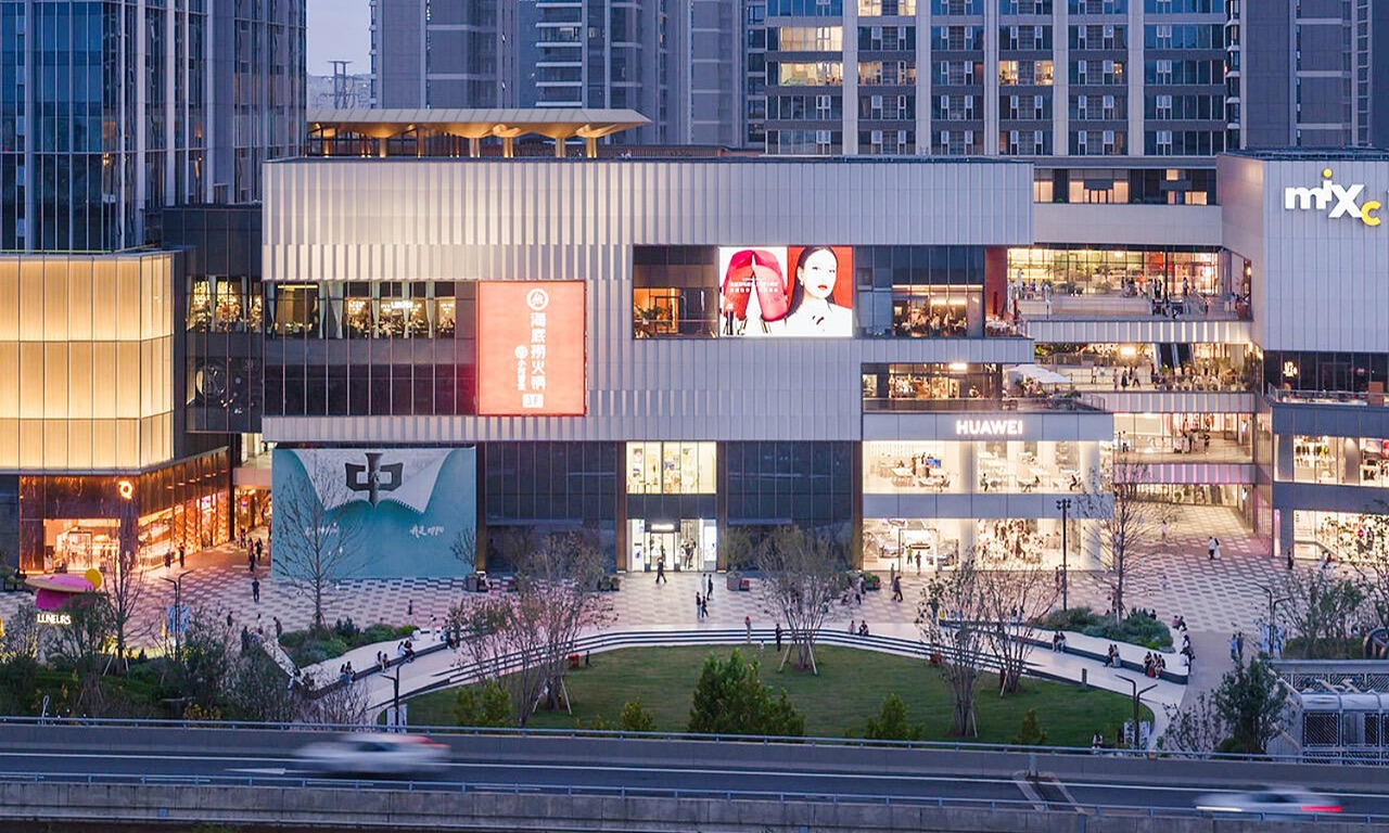 郑州万象城美陈，开启开放式街区商业场景革命肆墨设计（图ZNDA1MDYxNTA4） - 文案/策划 - 站酷设计师美陈设计创意汇原创素材 - 站酷ZCOOL