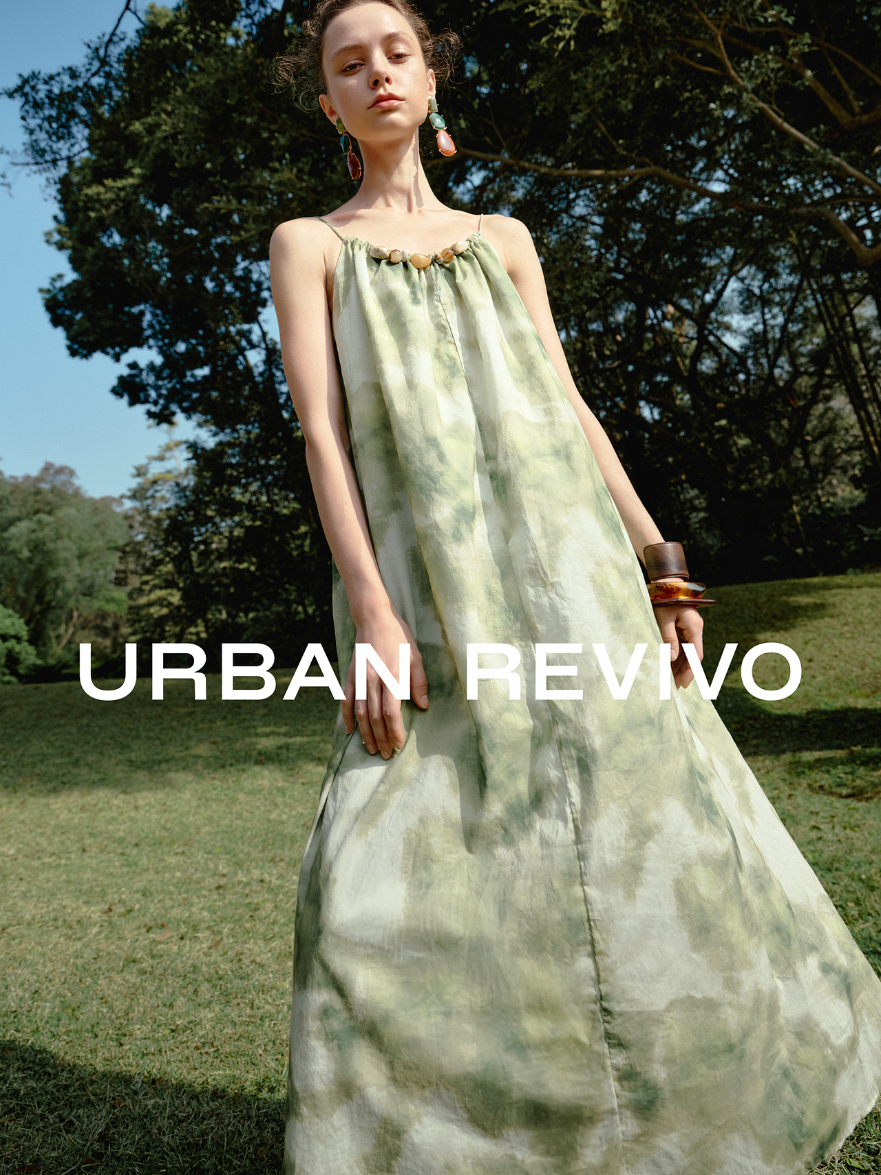 介于制作｜URBAN REVIVO 2026春夏 自在裙像（图ZNDA1MTI4NzY4） - 时尚/艺术摄影 - 站酷设计师介于制作原创素材 - 站酷ZCOOL