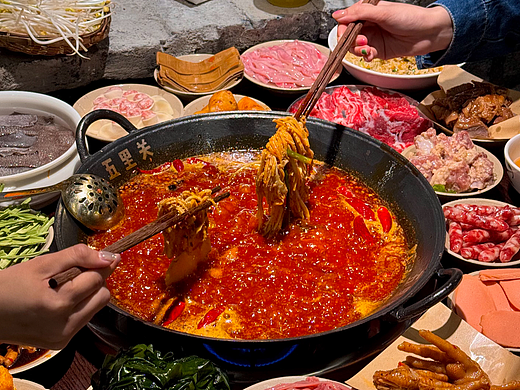 2026年成都最顶火的优质的古法手工炒料火锅生日餐厅回头客多