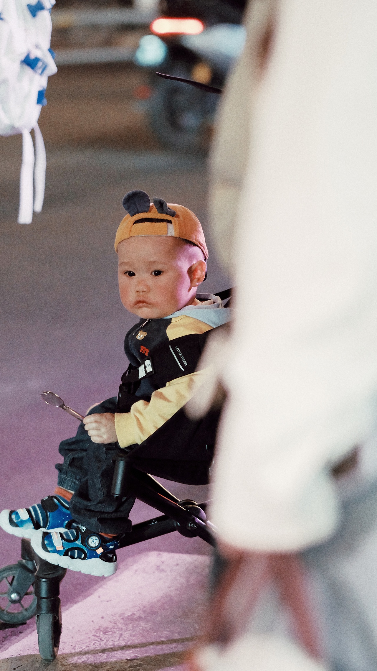 街拍成都/夜未央（图ZNDA1MTQ2MjMy） - 人文/纪实摄影 - 站酷设计师将军他爸原创素材 - 站酷ZCOOL