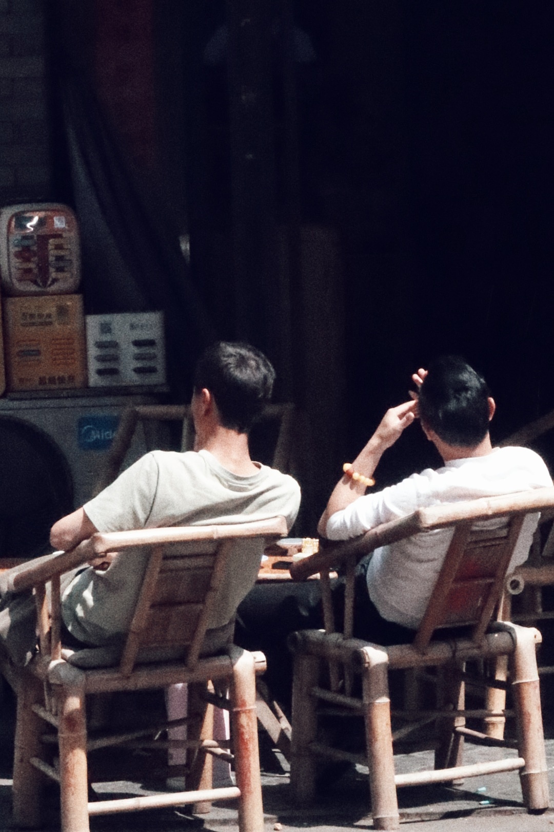 街拍成都/夜未央（图ZNDA1MTQ2MTYw） - 人文/纪实摄影 - 站酷设计师将军他爸原创素材 - 站酷ZCOOL