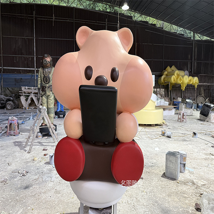 玻璃钢蹲马桶玩手机卡通雕塑（图ZNDA1MTk1Nzgw） - 其他动漫 - 站酷设计师云朵玻璃钢雕塑厂原创素材 - 站酷ZCOOL