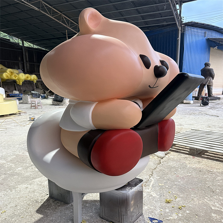 玻璃钢蹲马桶玩手机卡通雕塑（图ZNDA1MTk1Nzg4） - 其他动漫 - 站酷设计师云朵玻璃钢雕塑厂原创素材 - 站酷ZCOOL