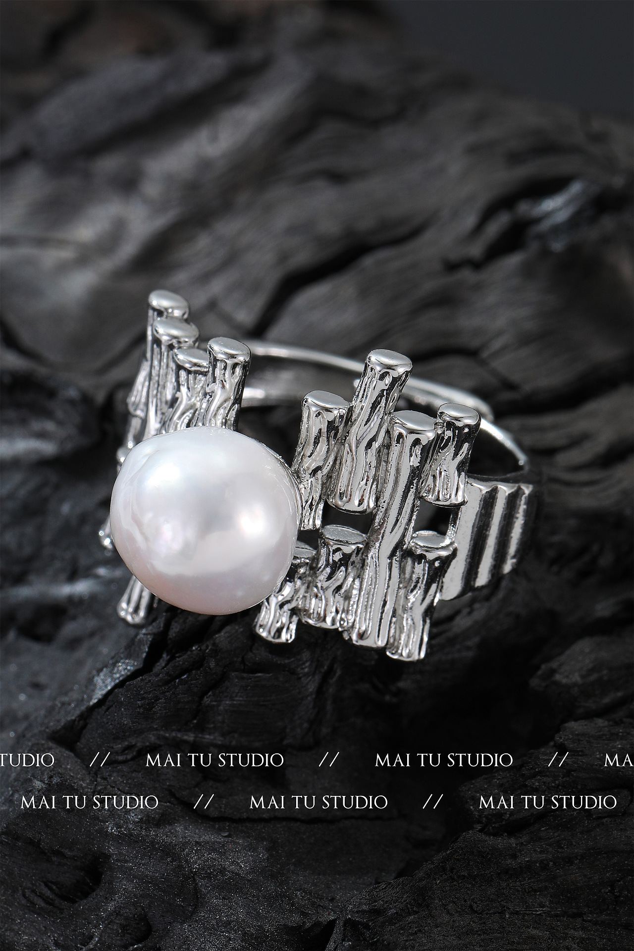 高级感戒指丨项链丨黑底丨静物图丨麦图摄影（图ZNDA1MTk3NjA0） - 产品摄影 - 站酷设计师麦图商业摄影原创素材 - 站酷ZCOOL