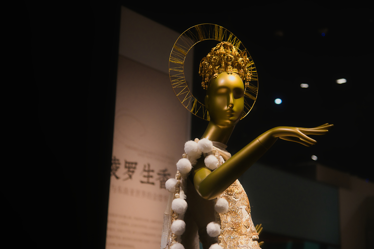 金线——从北非到东亚的黄金服饰风尚（图ZNDA1MjAyMTgw） - 时尚/艺术摄影 - 站酷设计师爱西安的摄影师原创素材 - 站酷ZCOOL