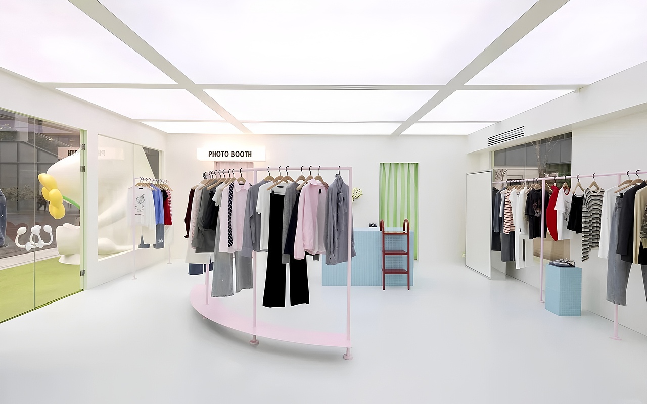 MO&Co. x 姆明快闪店美陈设计为何刷屏出圈？肆墨设计（图ZNDA1MjA3OTY4） - 其他 - 站酷设计师肆墨美陈设计原创素材 - 站酷ZCOOL