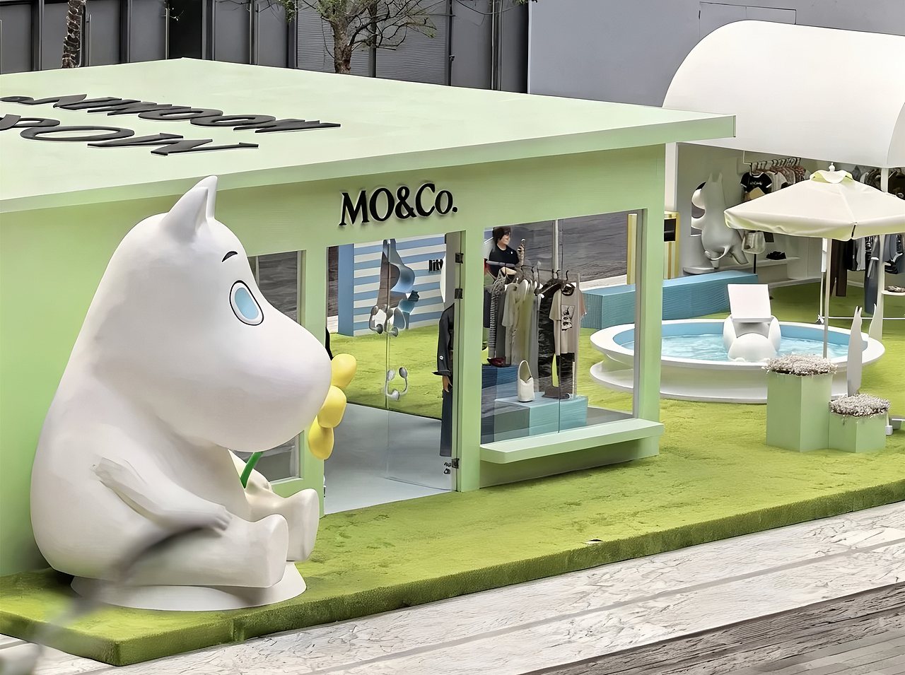 MO&Co. x 姆明快闪店美陈设计为何刷屏出圈？肆墨设计（图ZNDA1MjA4MDA4） - 其他 - 站酷设计师肆墨美陈设计原创素材 - 站酷ZCOOL