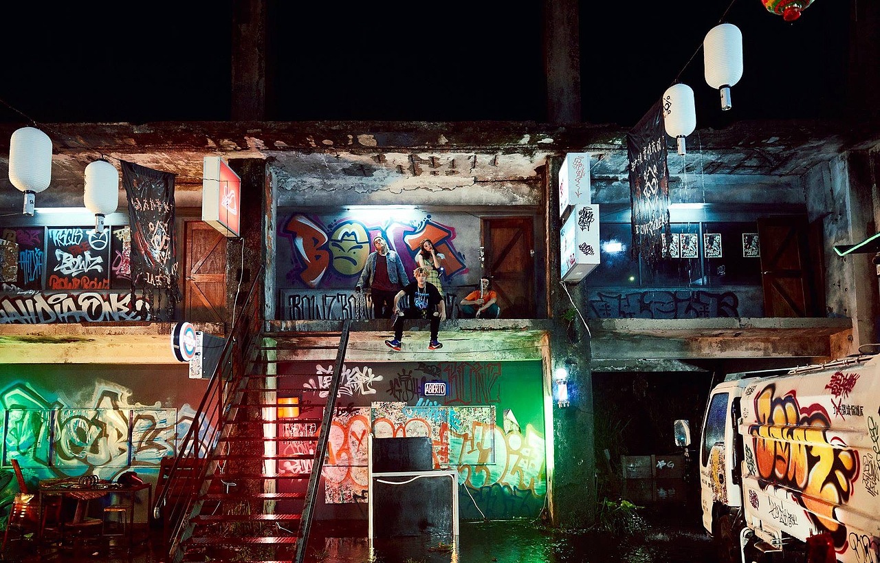 我在废弃造船厂造了个赛博朋克地下音乐基地（图ZNDA1MjE4NjYw） - MV - 站酷设计师李白_影视美术原创素材 - 站酷ZCOOL