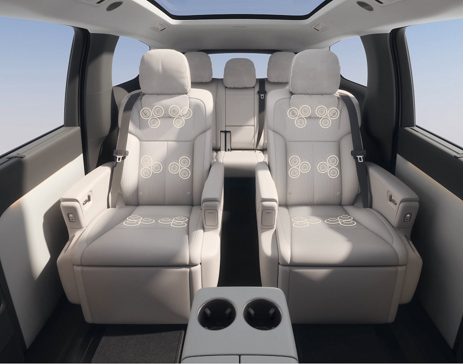 理想MEGA评测：两把零重力旋转座椅，真把家搬进了车里（图ZNDA1MjM5OTM2） - 其他 - 站酷设计师爱车的男孩原创素材 - 站酷ZCOOL