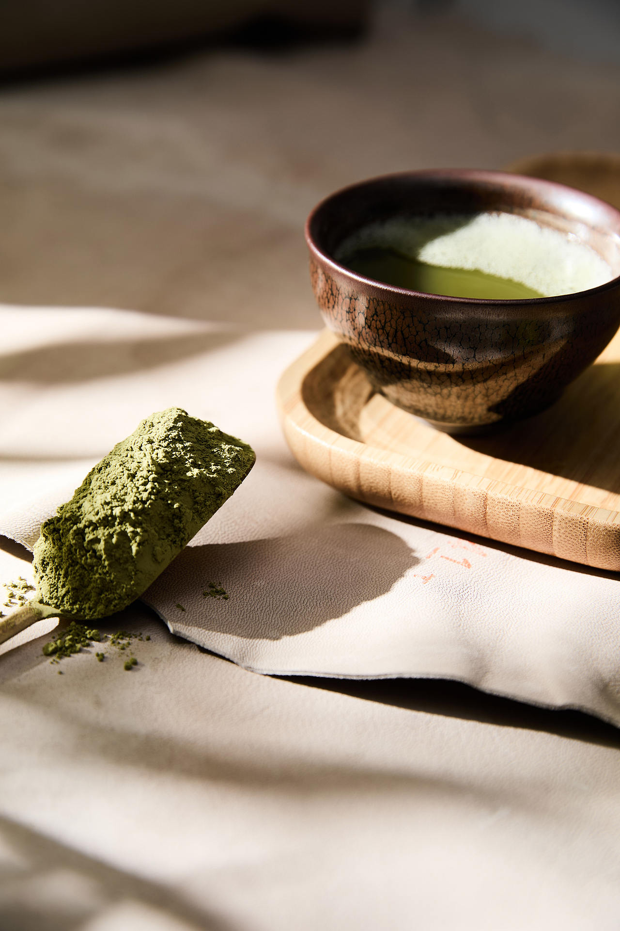 把春天，泡进一杯抹茶里/光影下的治愈系抹茶拍摄（图ZNDA1MjYyNjU2） - 产品摄影 - 站酷设计师新科尚锋静物摄影原创素材 - 站酷ZCOOL