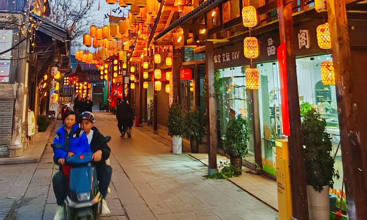 贵阳商业街区美陈氛围提升完整打卡引流方案 肆墨设计（图ZNDA1MjcxMzA0） - 文案/策划 - 站酷设计师美陈设计创意汇原创素材 - 站酷ZCOOL