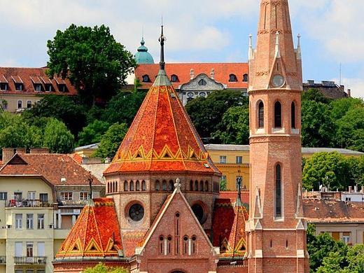 欧陆圣境与山海回响：十帧光影里的信仰、权力与静谧