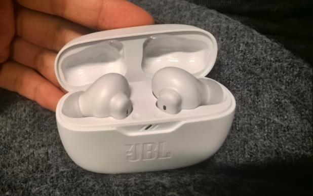 蓝牙耳机音质好的有哪些？100以内公认最好蓝牙耳机前十名分享！（图ZMTU1Mjg2MDQ=） - 评测 - 站酷设计师咕噜小熊原创素材 - 站酷ZCOOL