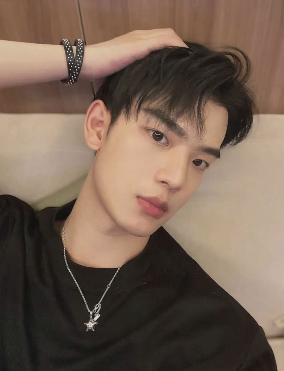 男士抗皱精华水别乱买！2026年男士TOP5新鲜出炉，第一款值得买！（图ZMTU1Mjg2NjA=） - 资讯 - 站酷设计师来这个世界看看原创素材 - 站酷ZCOOL