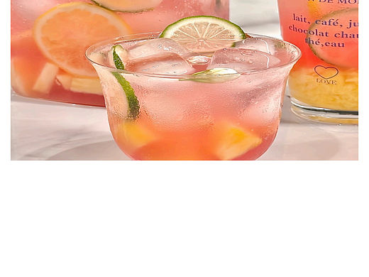 「粉荔气泡 / Pink Lychee Soda」