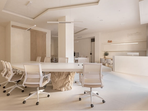 办公楼装修：裸露木梁陶瓷拱顶 定制设计赋能办公本土化