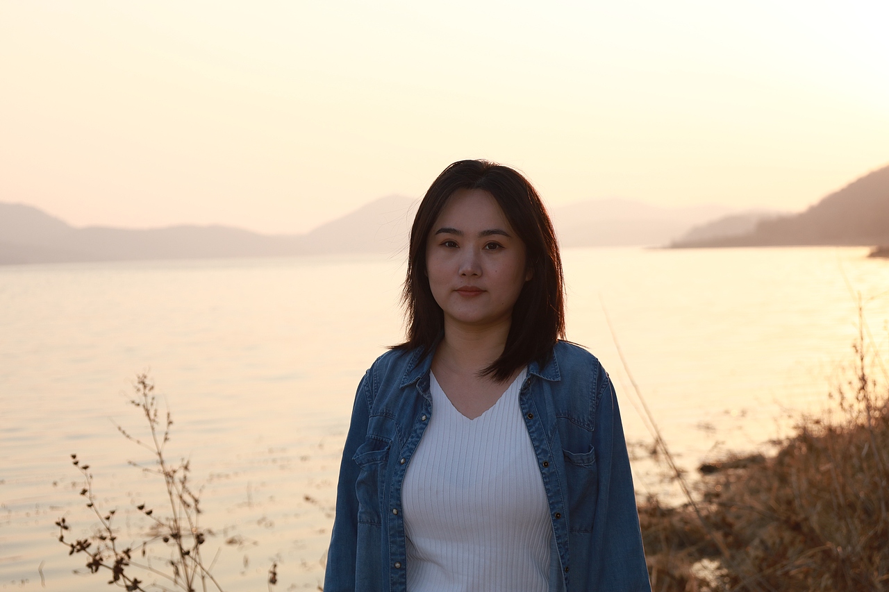 湖边漫步-人像摄影【原片】（图ZNDA1NTAxNTAw） - 人像摄影 - 站酷设计师想想都开心原创素材 - 站酷ZCOOL